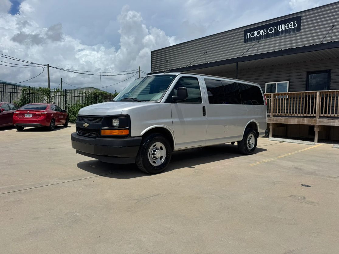 chevrolet express passenger 2017 1GNWGEFG7H1273022 image chevrolet express passenger 2017 1GNWGEFG7H1273022 image
